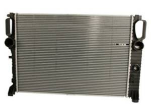 Mercedes® Engine Cooling Radiator, Automatic, 2002-2009 (211)