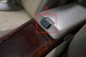 Performance Products® - Mercedes® Center Armrest Push Button, 1990-2002 (129) - Image 3